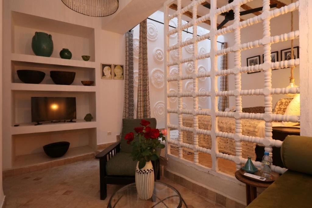 Riad 103 Medina Pool And Hammam Marrakesh Exterior foto
