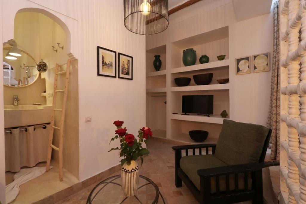 Riad 103 Medina Pool And Hammam Marrakesh Exterior foto